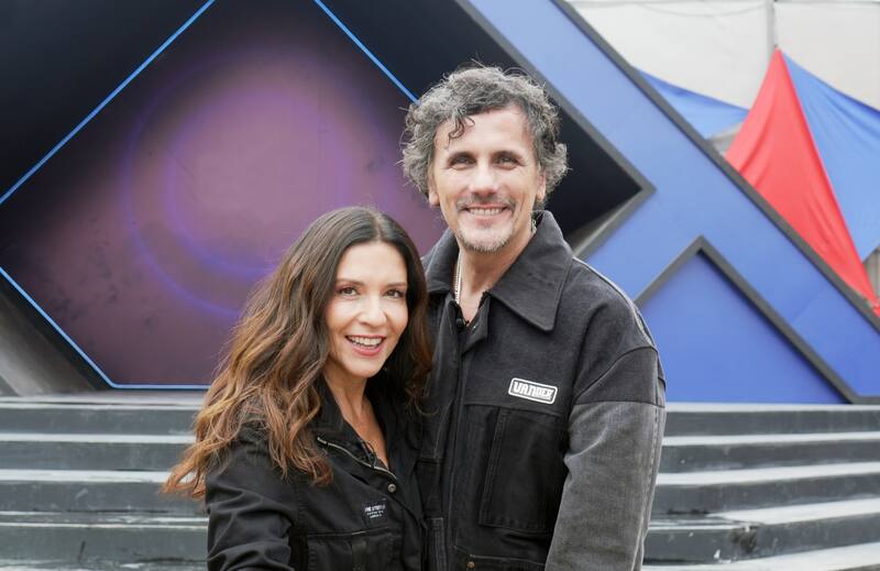 son los conductores de Mundos Opuestos 2025. Créditos: Canal 13.