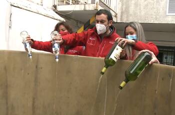 Autoridades destruyen 1.500 litros de alcohol: fueron incautados en fiestas clandestinas