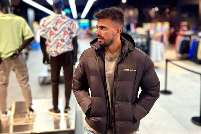 El portero de Curicó Unido está feliz en el cuadro Tortero. Foto: Instagram Damián Tello.