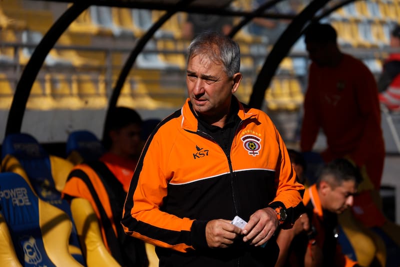 no sigue al mando de Cobreloa.