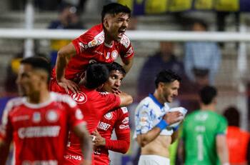 Trabajado triunfo de Unión La Calera: los Cementeros se imponen a Everton por la mínima