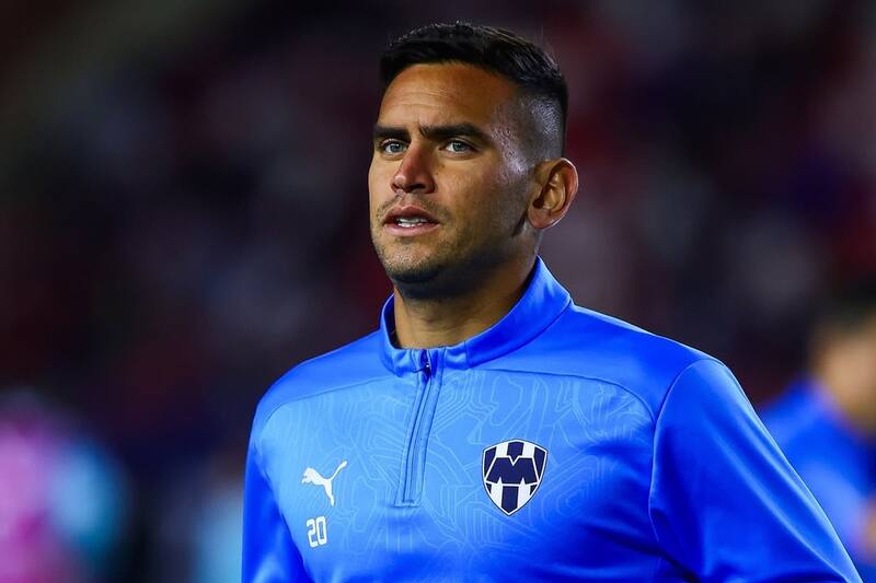 tiene un pie fuera del Monterrey.