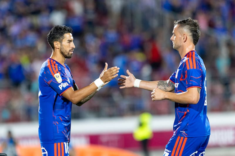 Delanteros de la U llamados a ser estelares pero que no han rendido por las lesiones. Foto: Felipe Escobedo / En Cancha