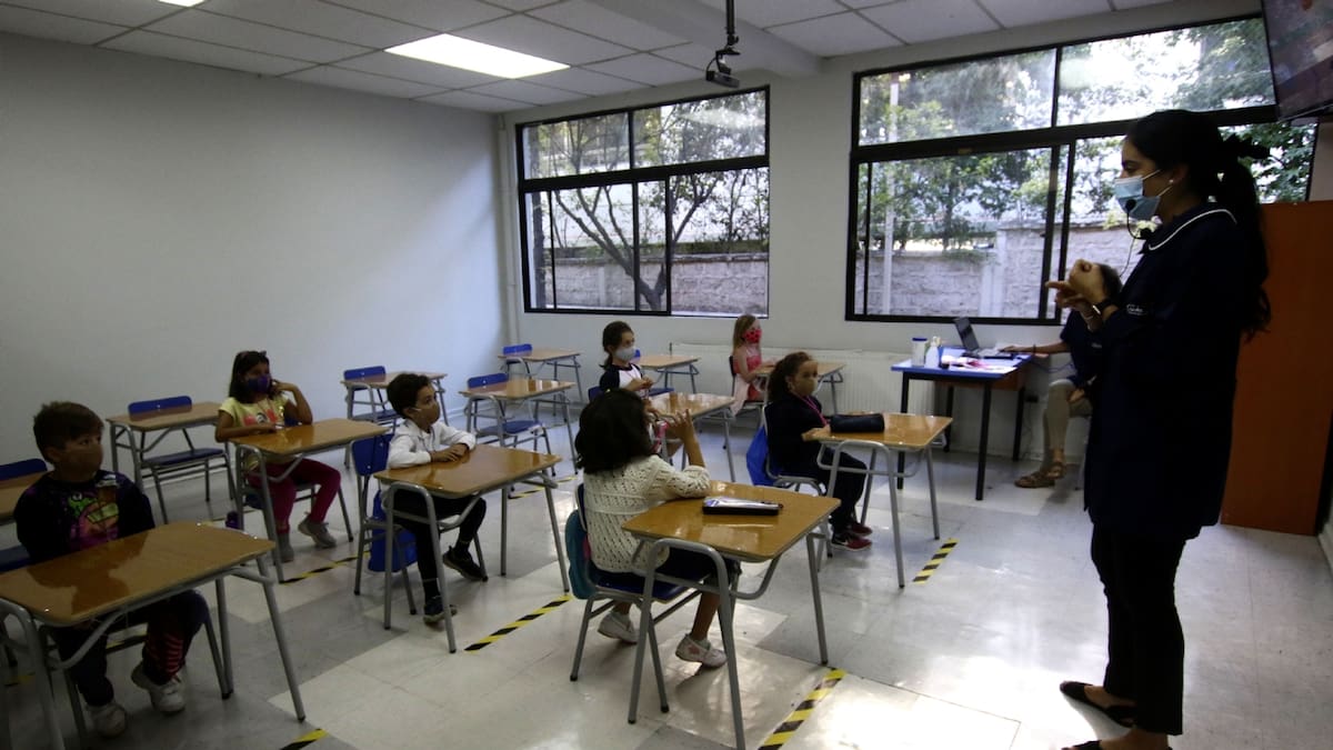 Colegio de Profesores por retorno a clases: los ministros Figueroa y Paris están fuera de toda realidad