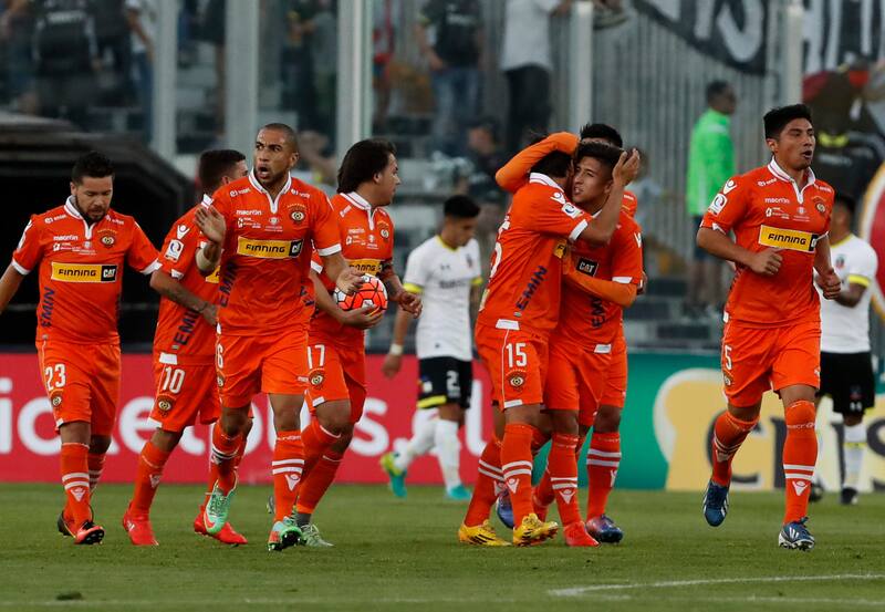 Cobreloa suele complicar a Colo Colo a lo largo de la historia (Foto: Aton)