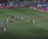 VIDEO | Desde el suelo: la genial asistencia de Diego Valdés que terminó en golazo de Vélez