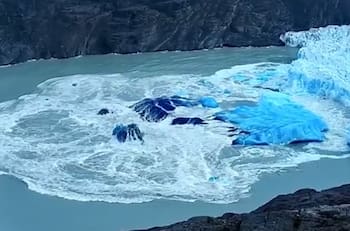 VIDEO | Sorprendente desprendimiento del Glaciar Viedma se roba las miradas en Argentina