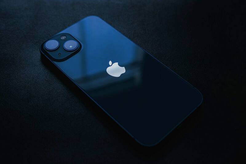 La iniciativa busca frenar las supuestas prácticas anticompetitivas de la empresa en Chile.