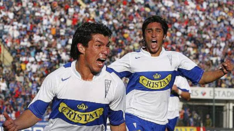 ¿Defensa o volante? Jugó con Gary Medel en la UC y aconseja a Tiago Nunes