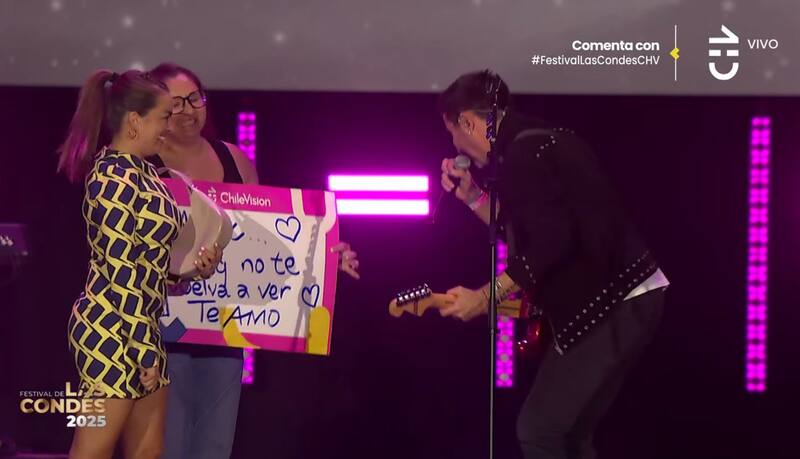 La actriz se subió al escenario del Festival de Las Condes.