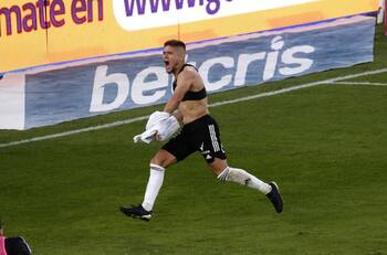 Colo Colo derrotó a la U en el Superclásico y mantuvo la racha en el Monumental