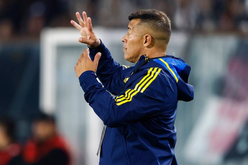 Jorge Almirón trajo una gran noticia para Blanco y Negro. Foto: Felipe Zanca/Photosport