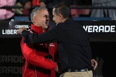 Mientras Renato Paiva recibía este millonario sueldo en Brasil, esto cobra Gustavo Álvarez en la U