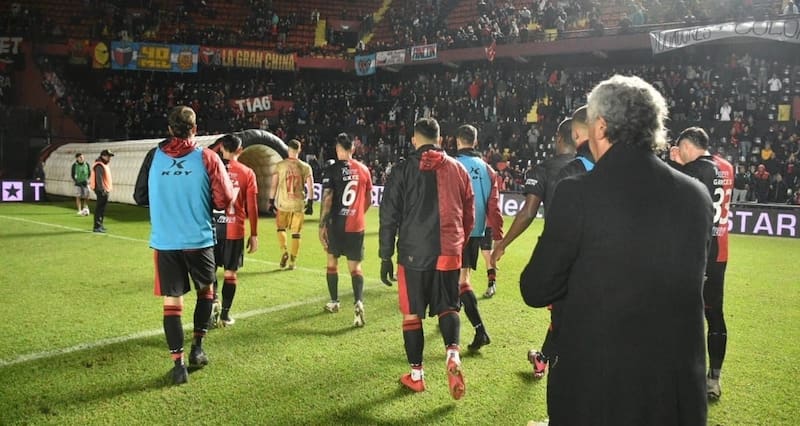 Colón se complica en la lucha por el descenso