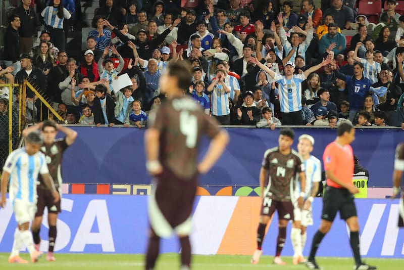 Cánticos racistas se hicieron presente en el partido del Mundial Sub 20. Foto: Aton.