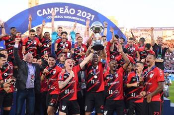 La olvidada exfigura de Santiago Wanderers que se coronó campeón de la Copa Sudamericana