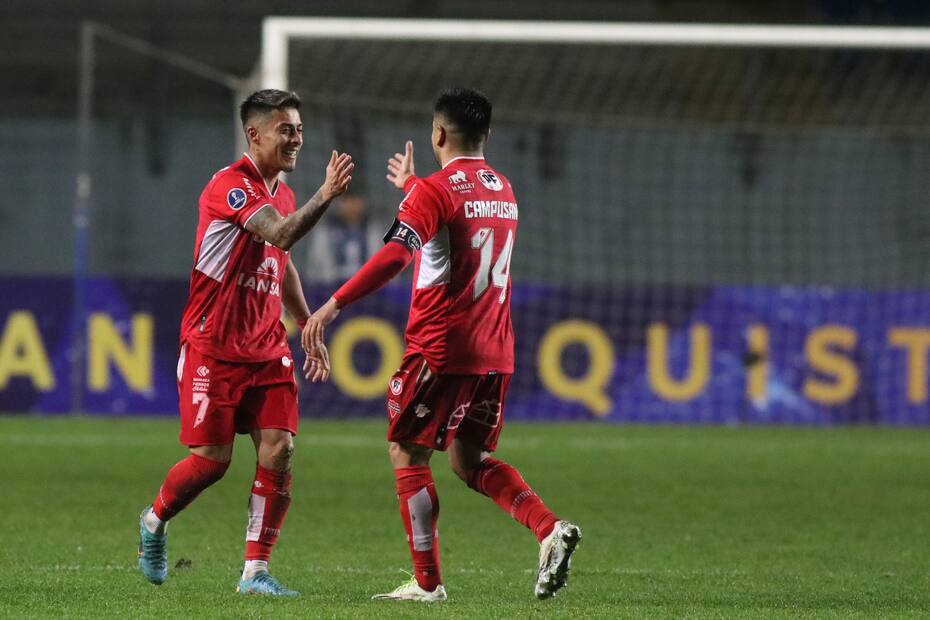 Ñublense busca volver a los abrazos en el torneo. Foto: Agencia Aton.