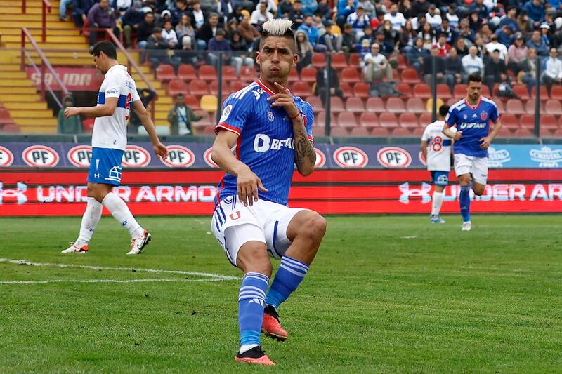 Leandro Fernández en el partido de la U ante Universidad Católica. Agencia Aton