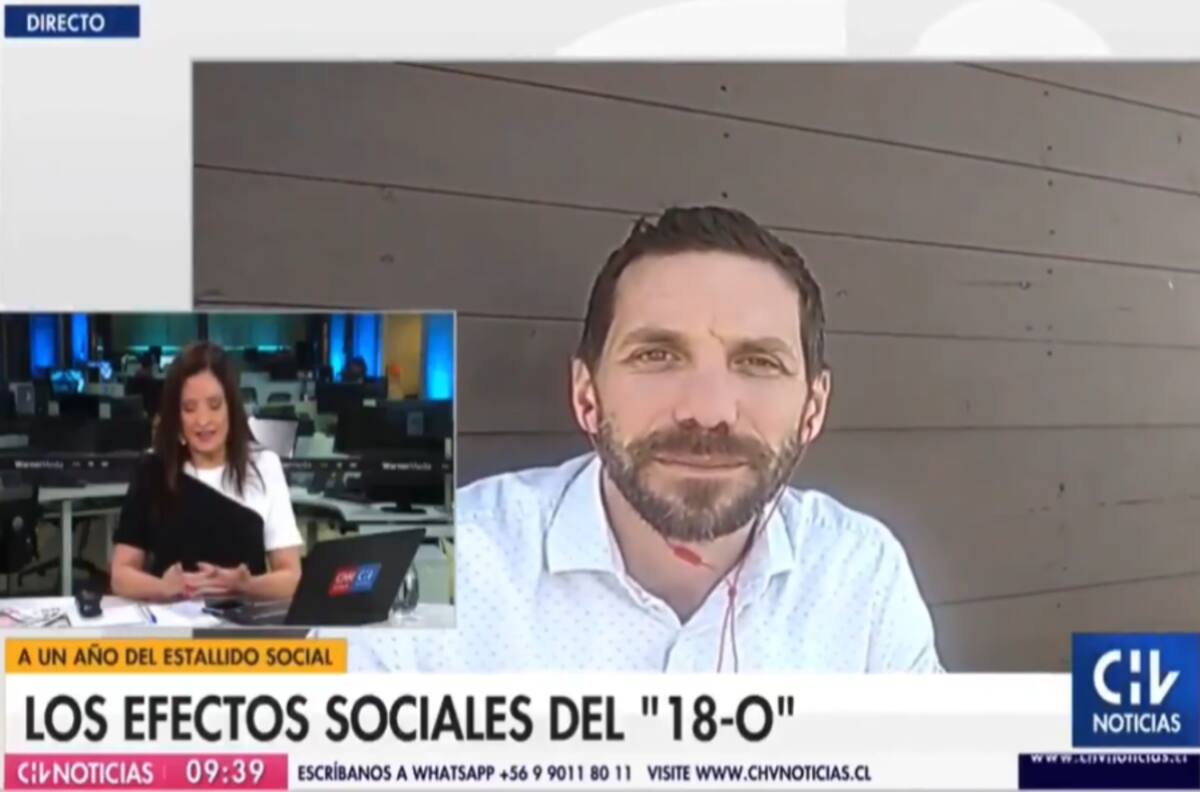 El chascarro que protagonizó académico con su vestuario durante entrevista en CHV