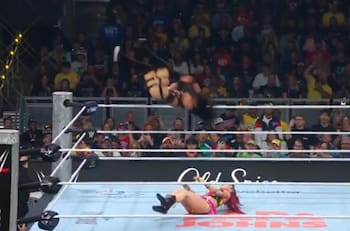 Con acrobática movida: Stephanie Vaquer se coronó campeona mundial de WWE