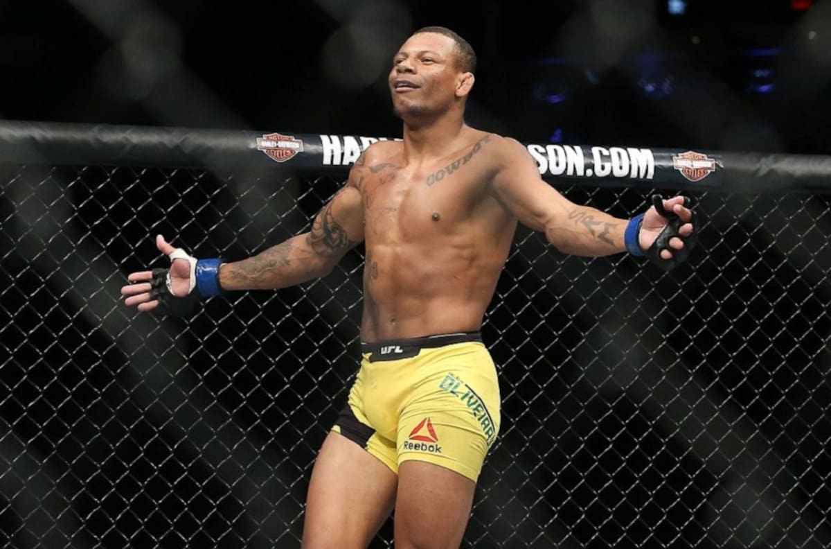 Alex Oliveira desea "la pelea que nadie quiere" ante Khamzat Chimaev