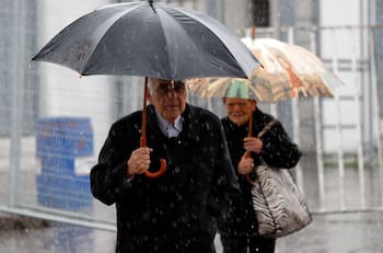 Adultos mayores podrán cobrar $81.000 al IPS para lidiar con el frío: revisa con tu RUT si lo recibirás