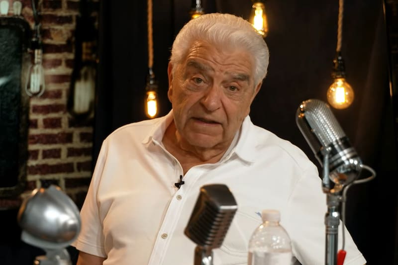 El animador contó cómo vivió el término de la era de "Sábado Gigantes" en su nuevo podcast.