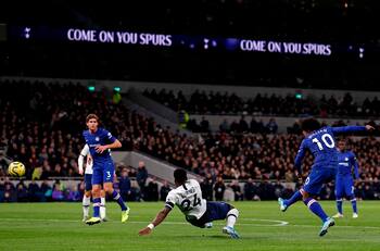 Obra de arte: El extraordinario gol de Willian ante el Tottenham