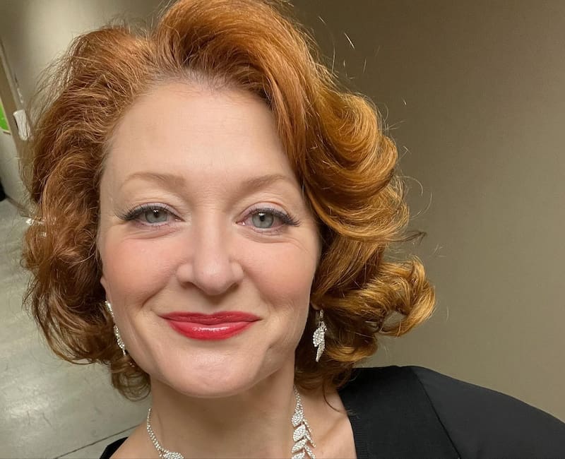 es Azalia en "Mea Culpa" de Netflix