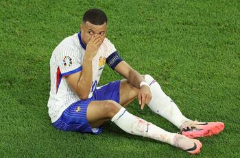Los tiempos complican a Kylian Mbappé tras su fractura nasal
