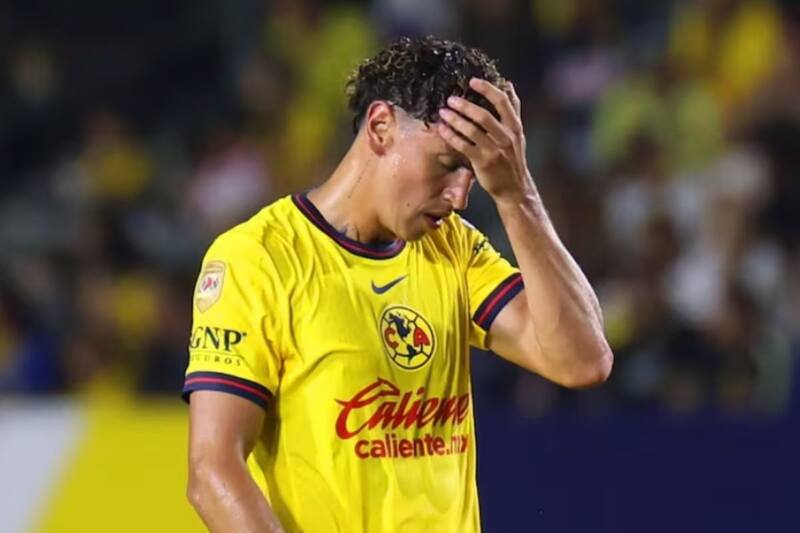 fue expulsado el duelo del Campeón de Campeones.