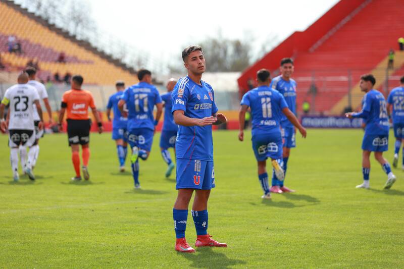 El canterano de la U pasó de ser un jugador no considerado en las citaciones a pieza fundamental del armado azul. Crédito: Photosport