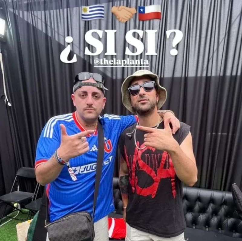 El uruguayo con la camiseta de la U cuando vino a Chile en 2024