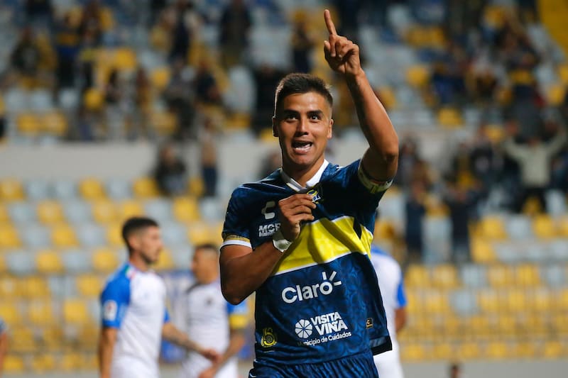 El volante está cerca de llegar a Colo Colo. Foto: Agencia ATON.