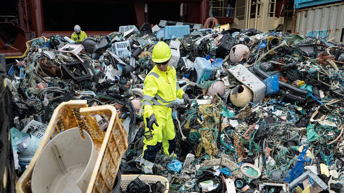VIDEO I Dispositivo logra sacar 9 toneladas de plástico del Océano Pacífico
