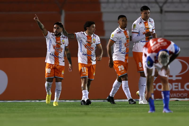 El conjunto Cruzado cayó en El Salvador por la fecha 3 de la Liga de Primera.