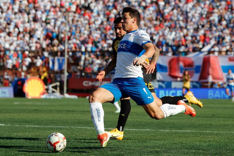 se va de Universidad Católica y jugará en River Plate. Agencia Aton