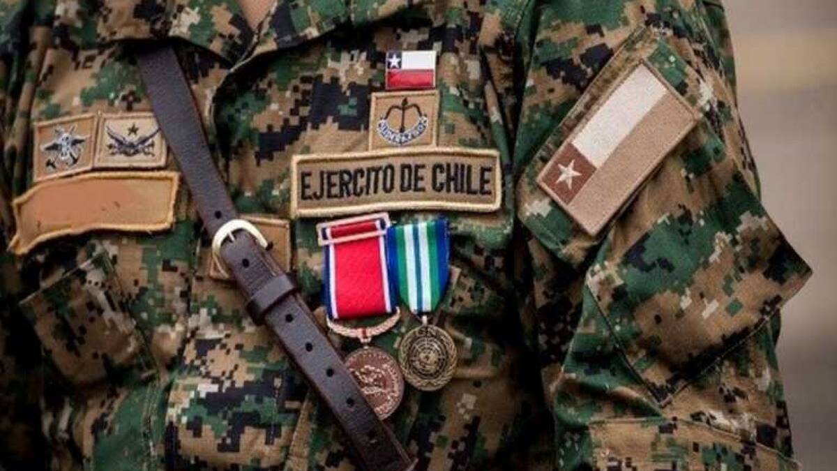 Ejército de Chile denuncia "denostación e injurias” por programa humorístico de La Red
