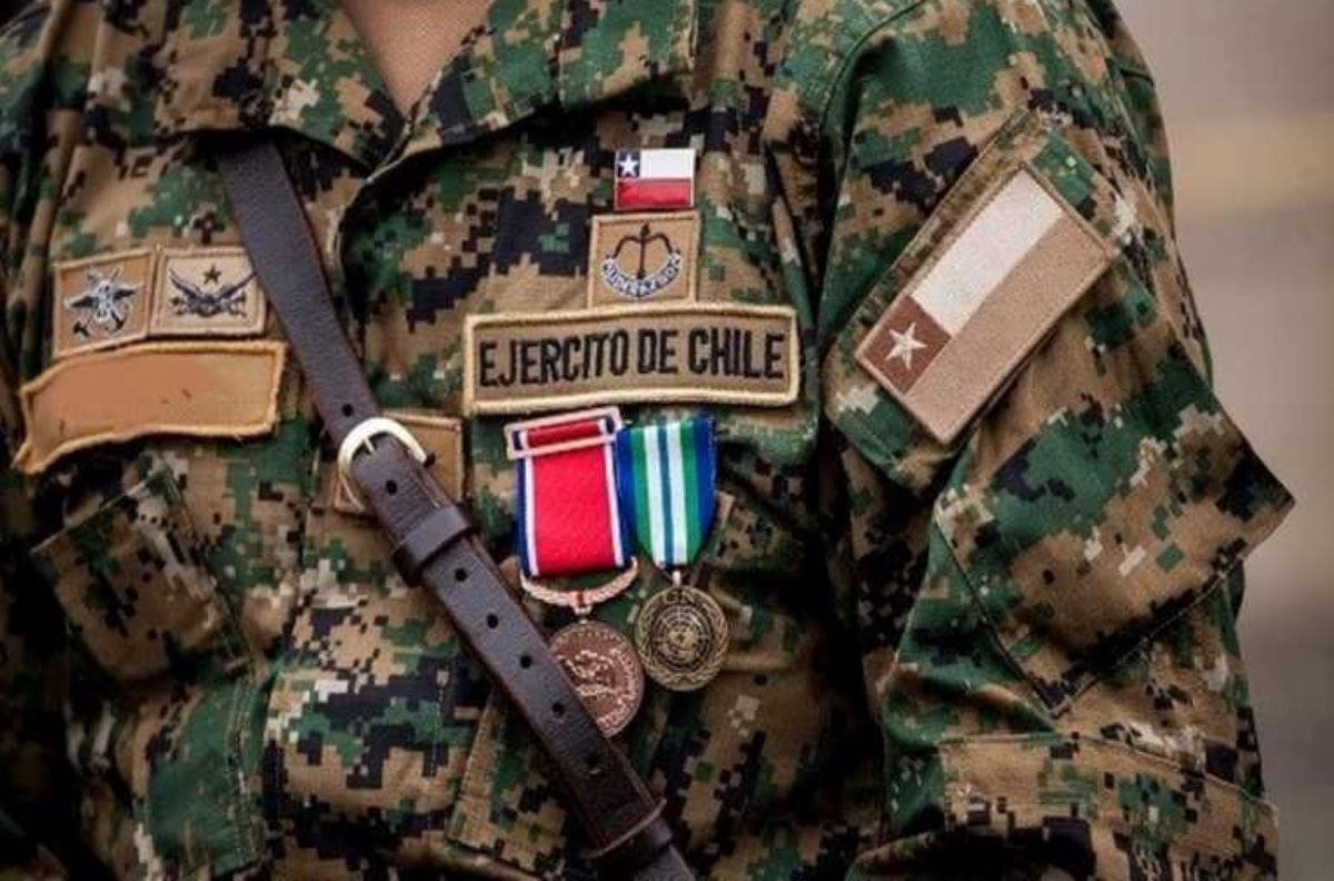 Ejército de Chile denuncia "denostación e injurias” por programa humorístico de La Red