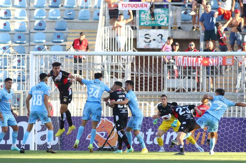 Los albirrojos sufrieron ante O'Higgins de Rancagua la igualdad del marcador en el último minuto.
Jorge Loyola/Photosport
