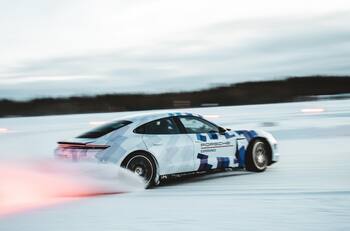 Un frío y eléctrico récord para el Porsche Taycan