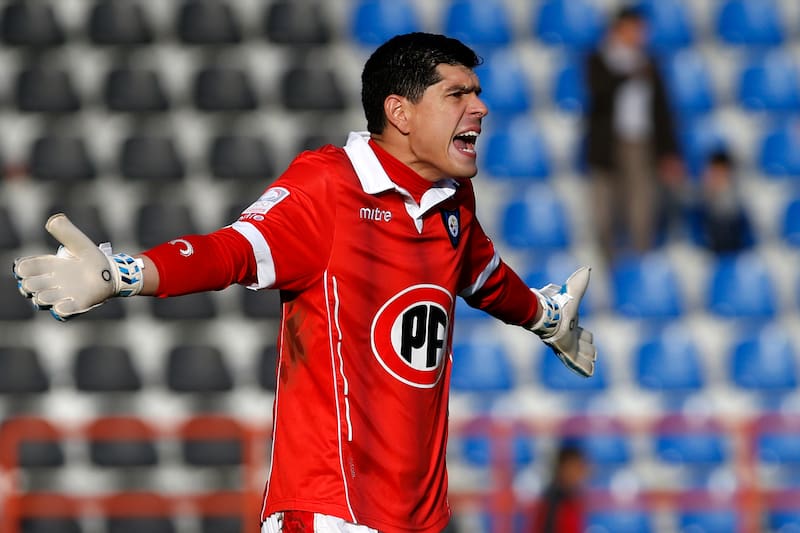 El meta de Bolivia asume su vínculo con Chile y no descarta regresar al fútbol chileno, a un club grande. Ya estuvo cerca de llegar a Colo Colo alguna vez.