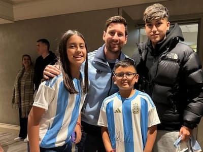 ¡Y con la Albiceleste! Hijos de Arturo Vidal comparten con Messi antes del Chile vs Argentina