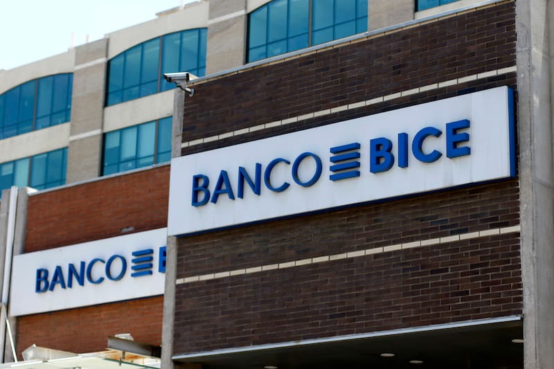 Santiago, 21 de diciembre 2019
Fachada del Banco Bice ubicado en avenida Las Condes el cual fue afectado de un Robo durante esta madrugada llevándose alrededor de 300 millones de pesos.
Javier Salvo / Aton Chile