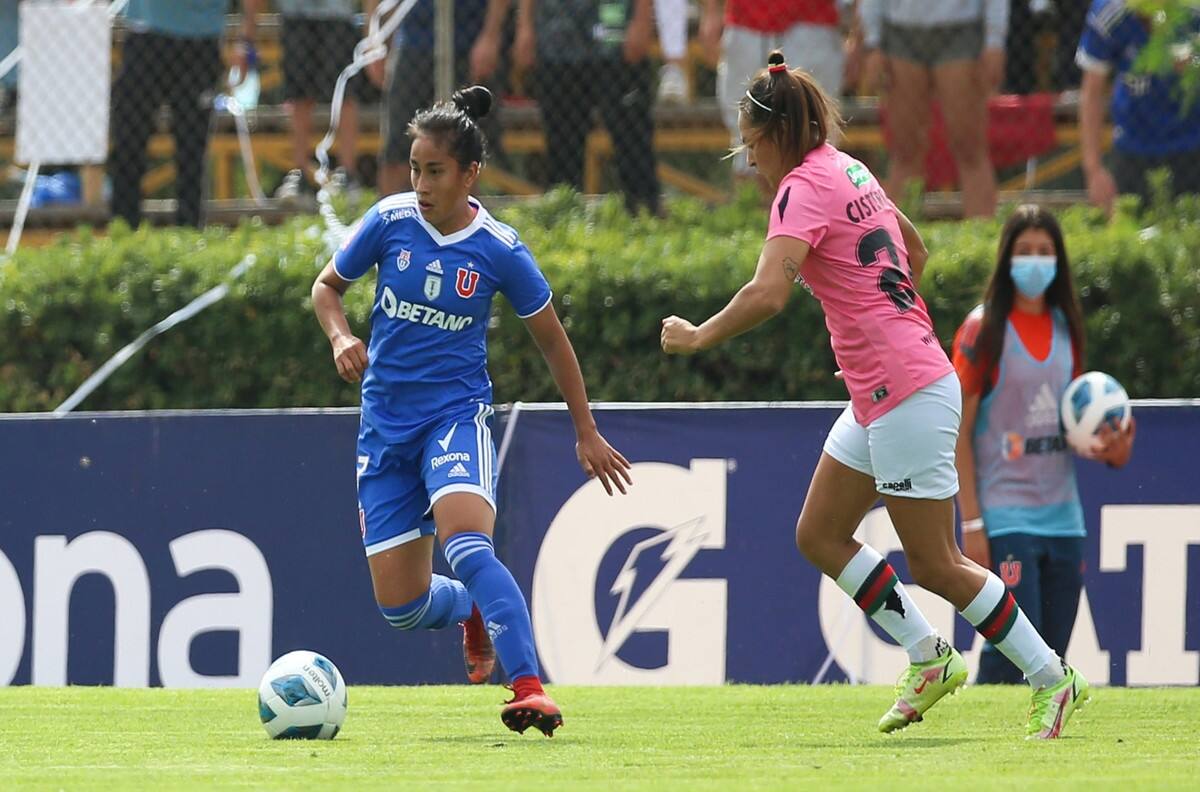 Los sueños de selección de Rebeca Fernández: la goleadora de la U alista maletas para la Fecha FIFA