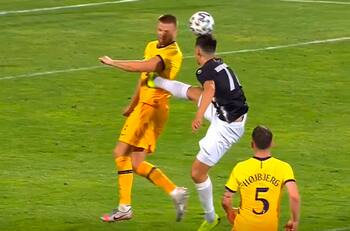 Eric Dier recibió una patada al estilo "De Jong" en la Europa League