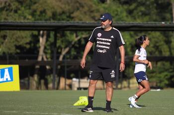 Terremoto en La Roja Femenina: José Letelier se irá de la banca si pierde ante Venezuela