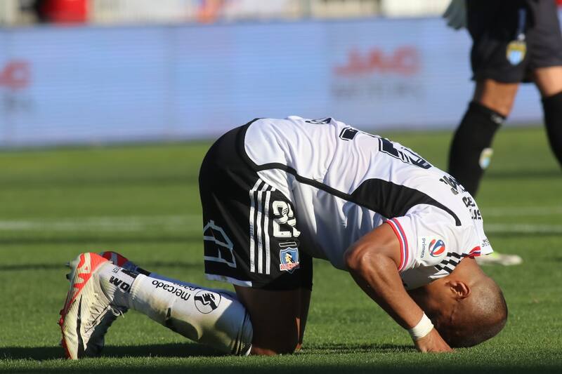 Leandro Benegas sufre en Colo Colo.