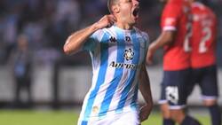 Racing de Avellaneda saludó a los papás con gol de Marcelo Díaz
