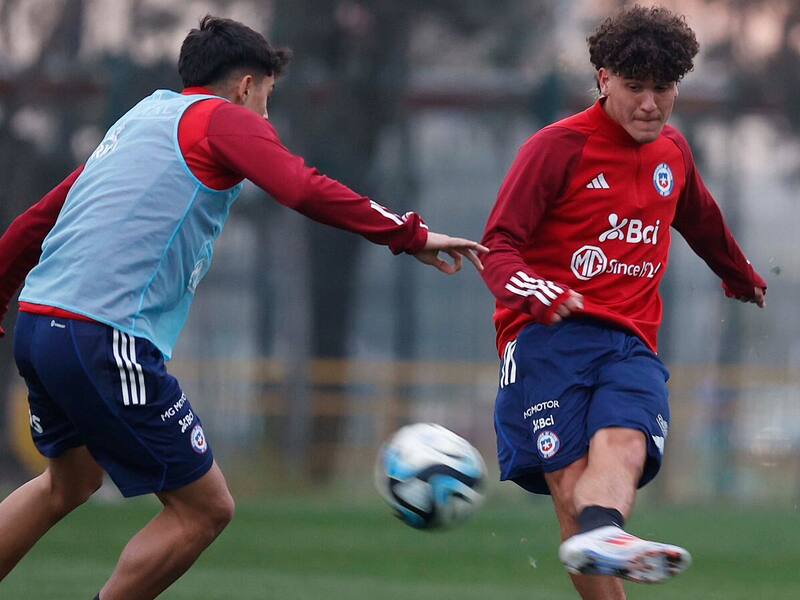 debutó con la Roja Sub 20 con un gol ante Australia. (Foto: @LaRoja)